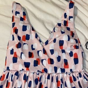 Kortni Jeane v-neck top EUC. Size large.